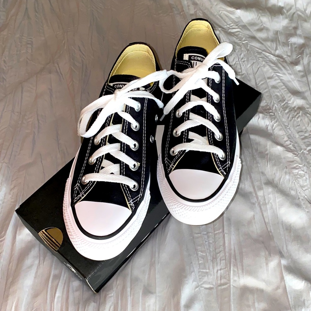 Converse Chuck All Star Classic - Black \ womens size: 6 \ men size: 4